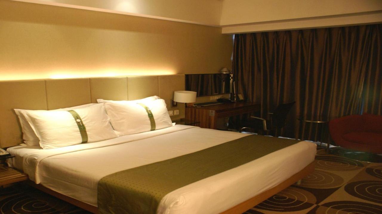 Holiday Inn Binhai Tianjin Exterior foto